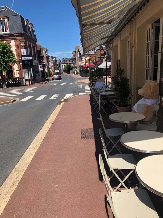 Hotel Le Normand Houlgate Bagian luar foto